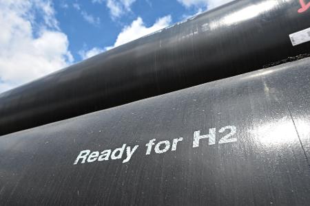 Baustelle für eine neue Pipeline. Laut der EU-Kommission sind die Bemühungen um den Ausbau von klimaneutralen Technologien entscheidend, um die Wettbewerbsfähigkeit der europäischen Industrie sicherzustellen. Baustelle für eine neue Pipeline. Laut der EU-Kommission sind die Bemühungen um den Ausbau von klimaneutralen Technologien entscheidend, um die Wettbewerbsfähigkeit der europäischen Industrie sicherzustellen.
