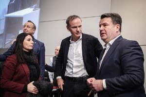 VW-Chef verteidigt Sparkurs - "Buh"-Rufe bei Versammlung