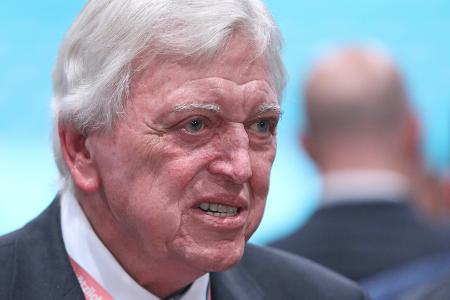 Ex-Ministerpräsident Bouffier in den DOSB-Vorstand bestellt Ex-Ministerpräsident Bouffier in den DOSB-Vorstand bestellt