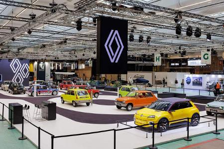 Rétromobile Paris 2022 Renault 50 Jahre R6