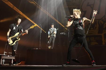 Deryck Whibley erkrankt: Australien-Tournee von Sum 41 abgesagt Deryck Whibley erkrankt: Australien-Tournee von Sum 41 abgesagt