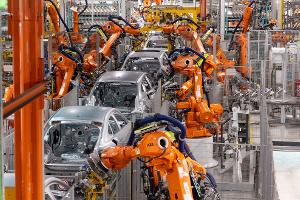 Industrieproduktion schrumpft überraschend - Autobau schwach