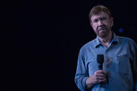Chuck Norris trauert um seine Mutter Chuck Norris trauert um seine Mutter