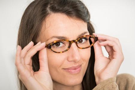In Schildpatt-Optik: Ovale Brillen sind das neue Trend-Accessoire In Schildpatt-Optik: Ovale Brillen sind das neue Trend-Accessoire