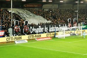 DFB prüft Kieler Schmähplakate gegen Klopp und Co.