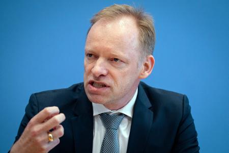 Clemens Fuest: Der Ifo-Chef sieht viele Baustellen in der deutschen Wirtschaftspolitik. (Archivbild) Clemens Fuest: Der Ifo-Chef sieht viele Baustellen in der deutschen Wirtschaftspolitik. (Archivbild)