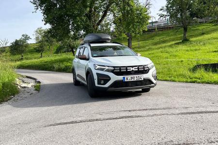 Dacia in der Kurve