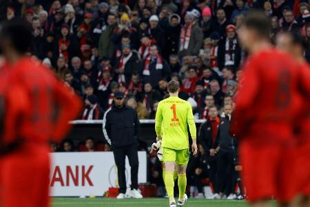 Nach Rot im Pokal: Neuer legt Einspruch gegen Sperre ein Nach Rot im Pokal: Neuer legt Einspruch gegen Sperre ein