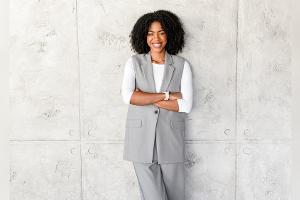 Power Dressing: Graue Looks sind diesen Winter Trend