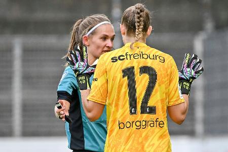 Frauen-BL: Leverkusen kritisiert DFB für Spiel-Wiederholung Frauen-BL: Leverkusen kritisiert DFB für Spiel-Wiederholung