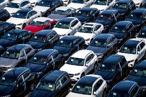 1.000 Euro für Ladestrom - Habeck will E-Autos fördern
