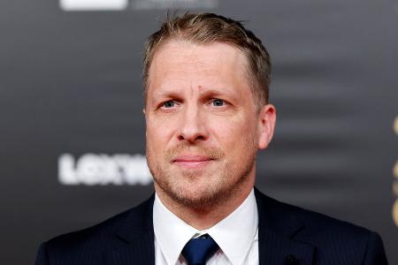 Oliver Pocher soll auf der Trauerfeier seines Onkels sprechen Oliver Pocher soll auf der Trauerfeier seines Onkels sprechen