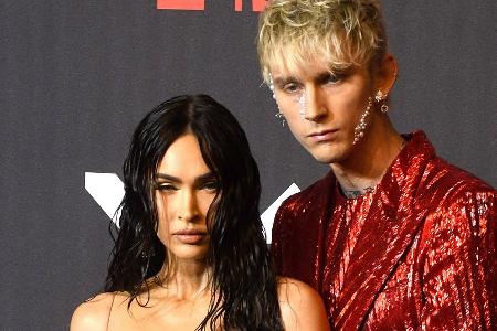 Megan Fox und MGK: Kann sie ihm nicht vertrauen? Megan Fox und MGK: Kann sie ihm nicht vertrauen?