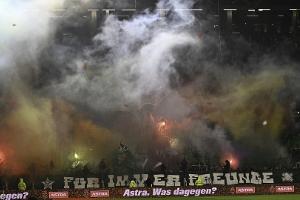 Starker Rauch: Nordderby am Millerntor unterbrochen