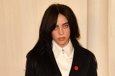 Billie Eilish auf der Bühne von Armband getroffen Billie Eilish auf der Bühne von Armband getroffen