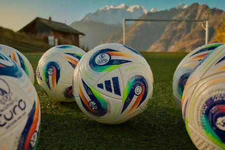 Frauen-EM: adidas präsentiert Spielball Frauen-EM: adidas präsentiert Spielball