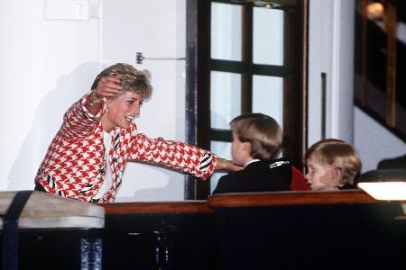 Neues Foto von Archie und Lili erinnert an berühmtes Diana-Bild Neues Foto von Archie und Lili erinnert an berühmtes Diana-Bild