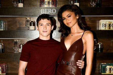 Tom Holland enthüllt seine Weihnachtspläne mit Zendaya Tom Holland enthüllt seine Weihnachtspläne mit Zendaya