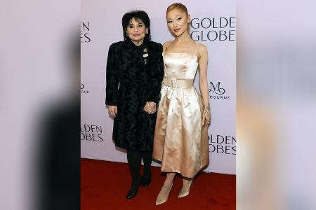 Ariana Grande begeistert mit Mama Joan auf dem roten Teppich Ariana Grande begeistert mit Mama Joan auf dem roten Teppich
