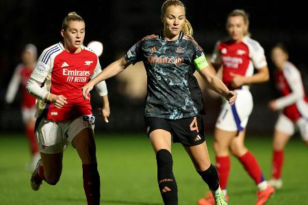 Bayern unterliegt Arsenal und verliert Platz eins Bayern unterliegt Arsenal und verliert Platz eins