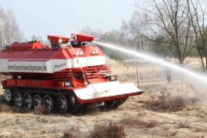 48 Tonnen, 11.000 Liter Wasser und 578 PS