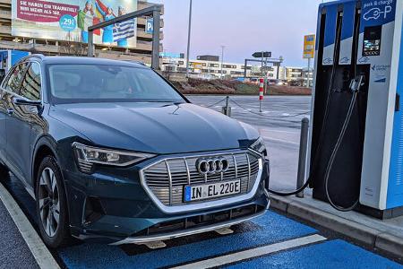 Cockpit-Check Audi E-Tron Quattro