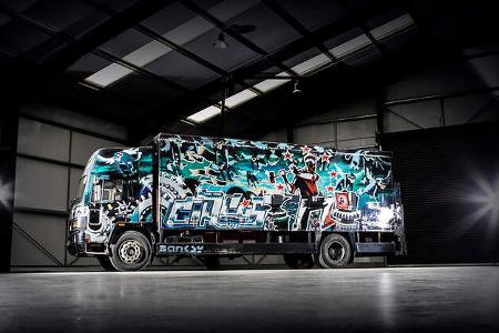 09/2019, Volvo FL 6 von 1988 mit Banksy-Graffito