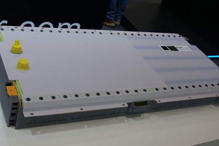 Mercedes EQ Batterie Modul - Electric Vehicle Symposium 2017 - Stuttgart - Messe - EVS30