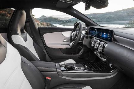 Mercedes CLA Shooting Brake (2019) Cockpit