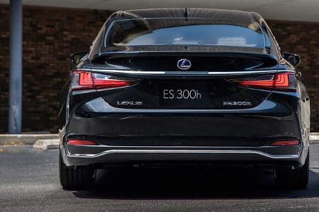Lexus ES (2018)