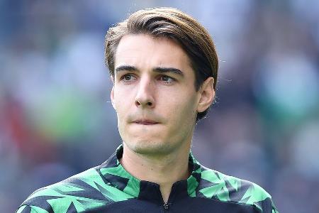 Die Promis gratulieren: Fußballstar Florian Neuhaus wird Vater Die Promis gratulieren: Fußballstar Florian Neuhaus wird Vater