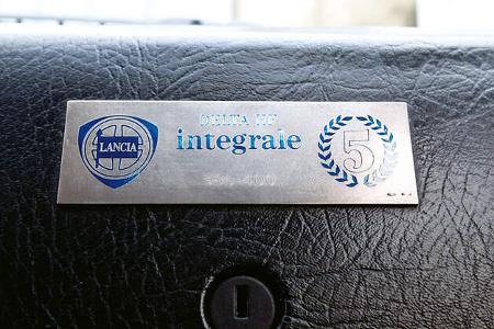 Lancia Delta HF integrale, Schild, Emblem