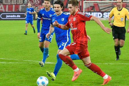 Fußball rückt in den Hintergrund: Magdeburg siegt in Düsseldorf