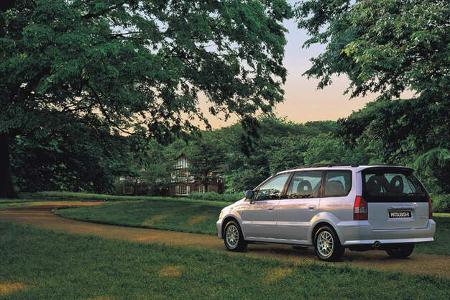 Mitsubishi Space Wagon 1997-2003