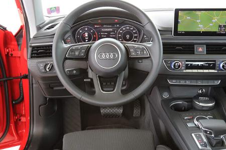 Audi A4, Cockpit