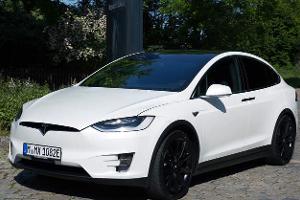 Tesla Model X 2016