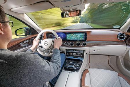Mercedes E 220 d T, Cockpit
