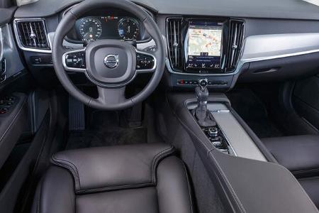Volvo V90 D4, Cockpit