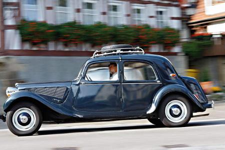 Citroen-11-CV-Seite