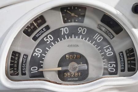 Peugeot-203-Interieur