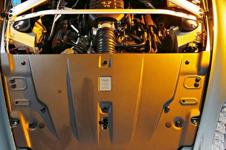 Aston Martin Vantage GT8, Motor