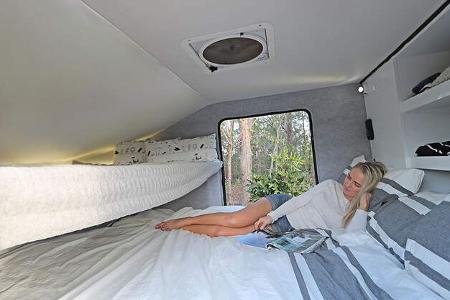 Bruder EXP-4 Offroad-Caravan / GelŠnde-Wohnwagen Australien