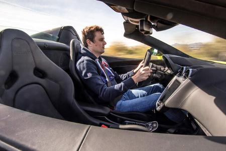 McLaren 720S Spider, Interieur
