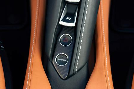 McLaren 720S Spider, Interieur