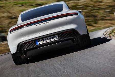 SPERRFRIST 04.09.19 / 16 Uhr Porsche Taycan Turbo S Elektroauto Sportwagen