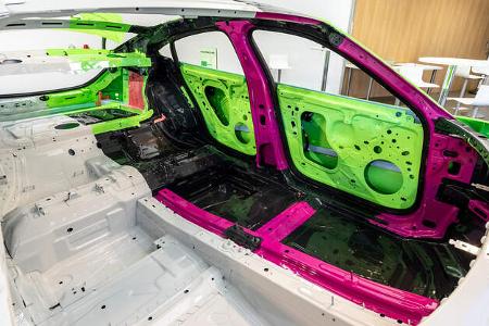 Porsche Taycan Technik Erprobung Workshop