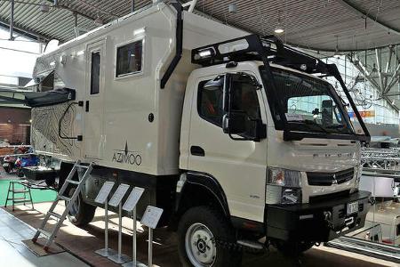 Azimoo Expeditions-Lkw Fuso Canter 4x4