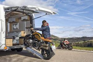 5 Wohnwagen zum Motorrad transportieren