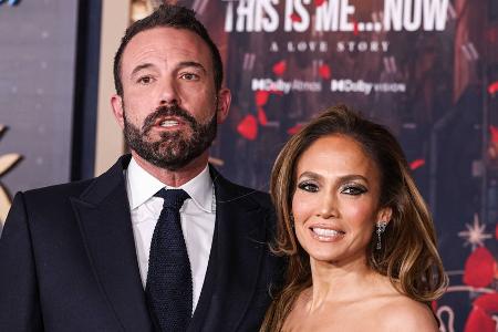 Ben Affleck und Jennifer Lopez tauschen Weihnachtsgeschenke aus Ben Affleck und Jennifer Lopez tauschen Weihnachtsgeschenke aus