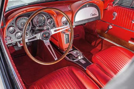 Chevrolet Corvette C2 (1964), Cockpit